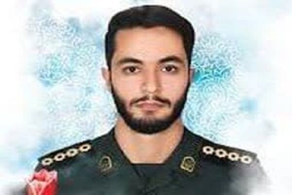 مادر شهید انصاری: پشت سر آقا بمانیم؛ دشمن در کمین است