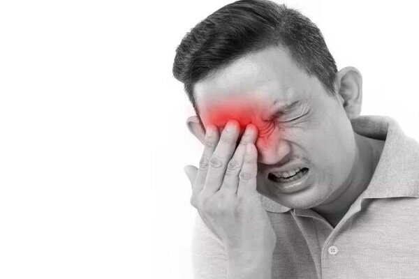 مضرات مالش چشمها