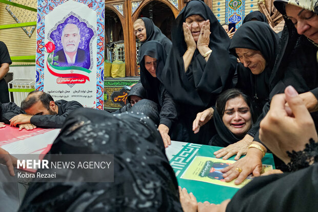 تشییع پیکر جانباز شهید «حمیدرضا مباشری» در مشهد