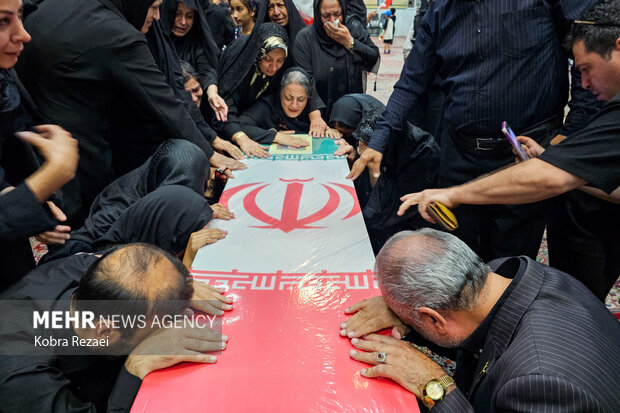 تشییع پیکر جانباز شهید «حمیدرضا مباشری» در مشهد