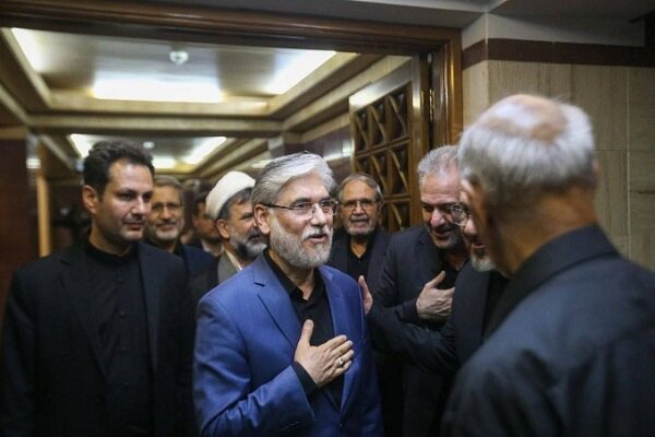 حضور وزیر علوم در مراسم ترحیم آیتالله سیدمحمدباقر حجتی