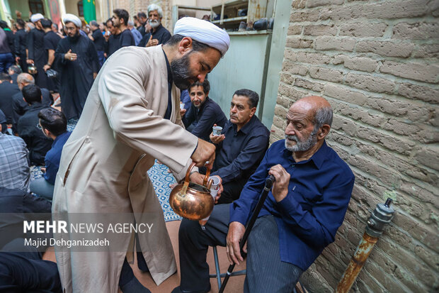 آیین عزاداری سیزدهم محرم در مسجد ملااسماعیل یزد