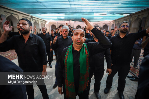 آیین عزاداری سیزدهم محرم در مسجد ملااسماعیل یزد