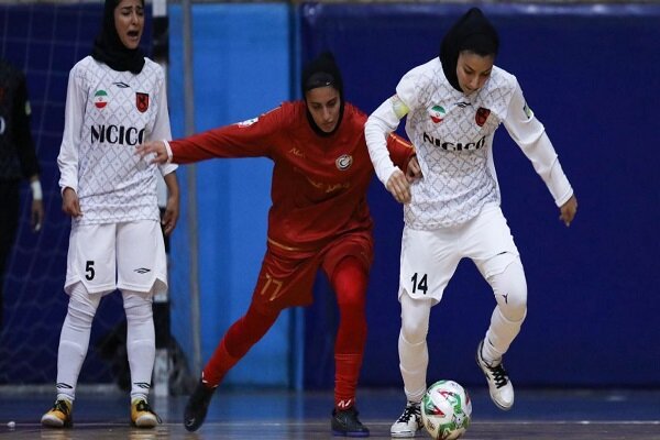 فرصت طلایی برای حضور «همه» در فوتسال زنان؛ راهی برای فرار از نابودی!