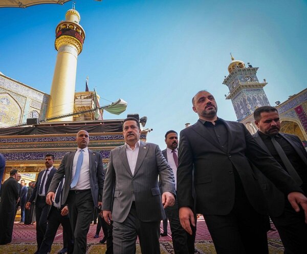 Irak Başbakanı Sudani, Hz. İmam Ali'nin (a.s) Türbesi'ni ziyaret etti