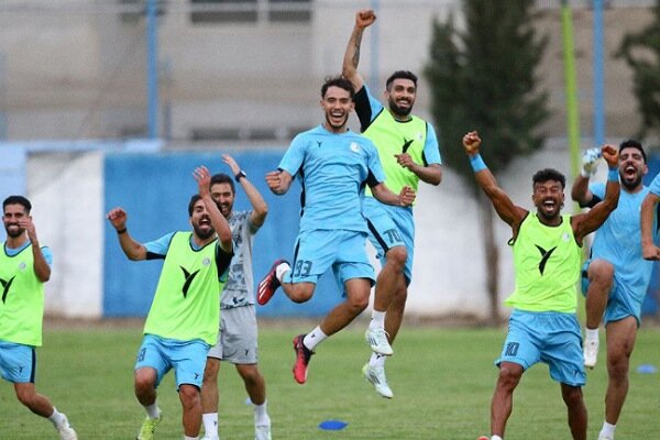 استقلال،بازيكنان،فوتبال