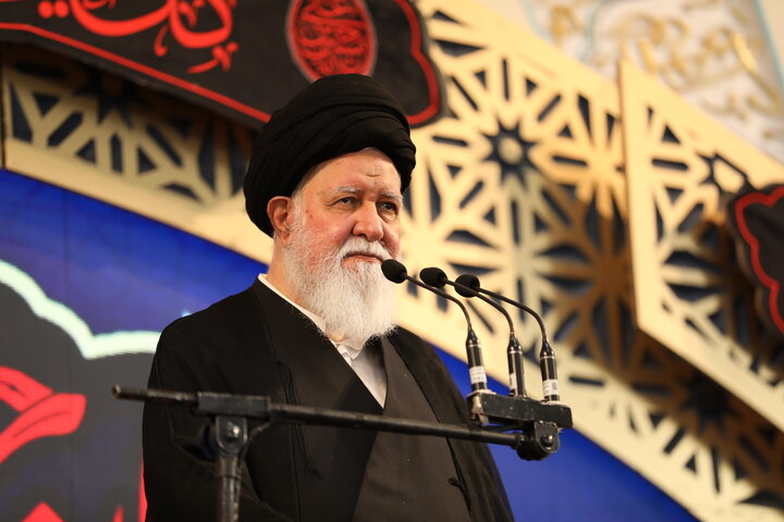 امام جمعه در جنگ نرم دشمن همواره مورد تهاجم بوده است