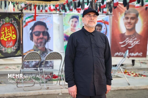 حضور محمدباقر قالیباف بر مزار شهدای تهاجم رژیم صهیونیستی 7