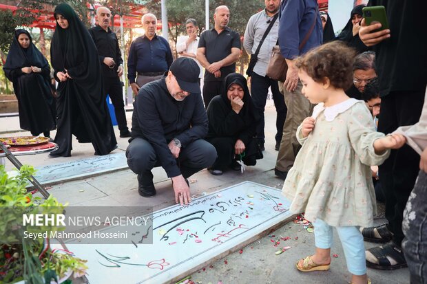 حضور محمدباقر قالیباف بر مزار شهدای تهاجم رژیم صهیونیستی 15