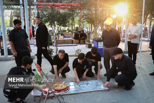 حضور محمدباقر قالیباف بر مزار شهدای تهاجم رژیم صهیونیستی 25