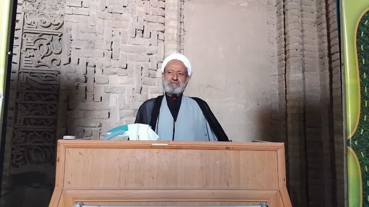 خطیب جمعه اردستان:اداره ورزش اردستان سرپرست و رئیس ندارد