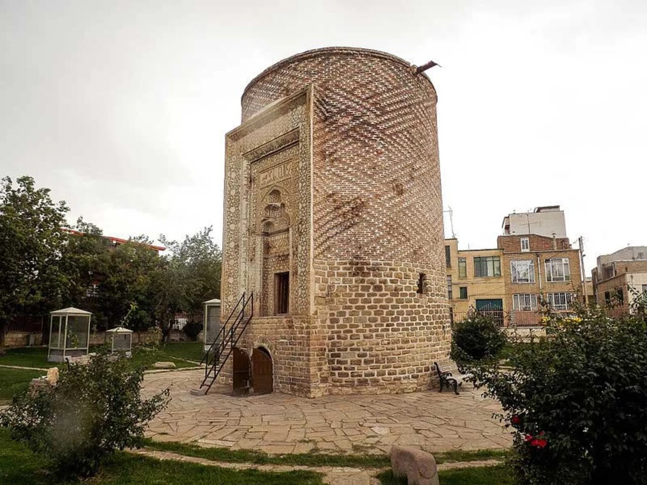 سەردانی شاری ئاوەکان، شاری ورمێ بکەین