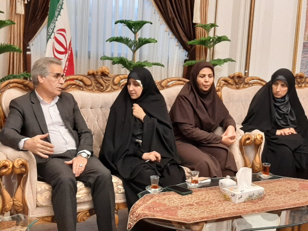 مشهد،معاون،خانواده
