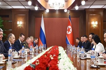 Lavrov, Kuzey Kore’de mevkidaşı Choe ile görüştü