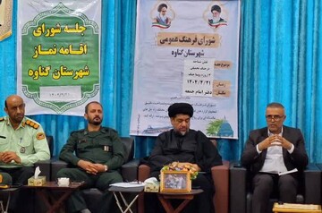 مساجد در محله‌ها باید به محور حل مشکلات مردم تبدیل شوند