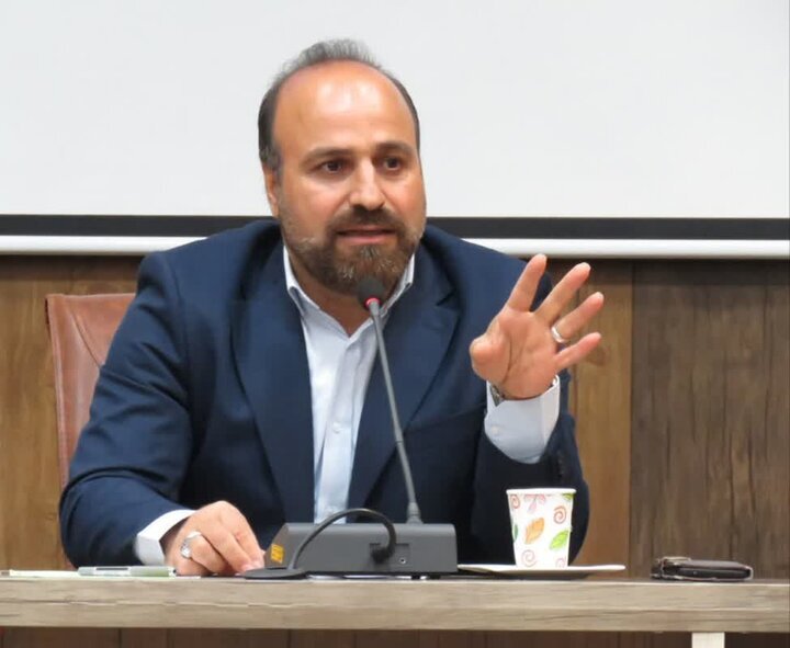 رفع گرههای ترافیکی خرمآباد؛ آسفالت خیابانها را روزانه میکنیم رفع گرههای ترافیکی خرمآباد؛ آسفالت خیابانها را روزانه میکنیم
