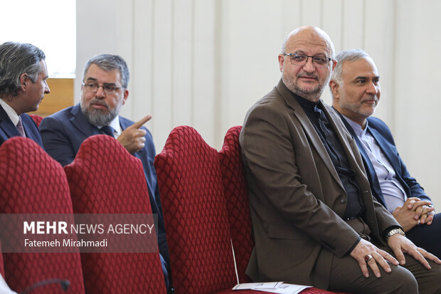 نشست وزیر امور خارجه با سفیران، کارداران و روسای نمایندگی‌های خارجی