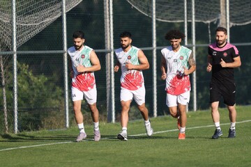 بازیکنان جدید با تراکتور تمرین کردند؛ محرمی با درویش عالی تمرین کرد