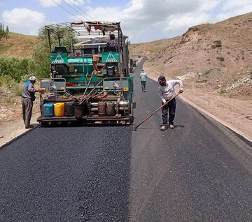 آغاز عملیات روکش آسفالت محور روستایی دیزان - ناریان در طالقان