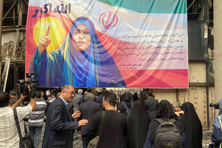 بازدید سفیران کشورها از ساختمان شیشهای؛ نقطهای که نماد مقاومت شد