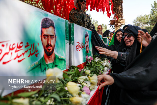 تشییع پیکر ۷ شهید اقتدار ایران در کاشان
