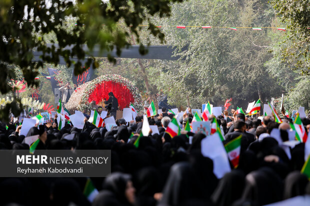 تشییع پیکر ۷ شهید اقتدار ایران در کاشان