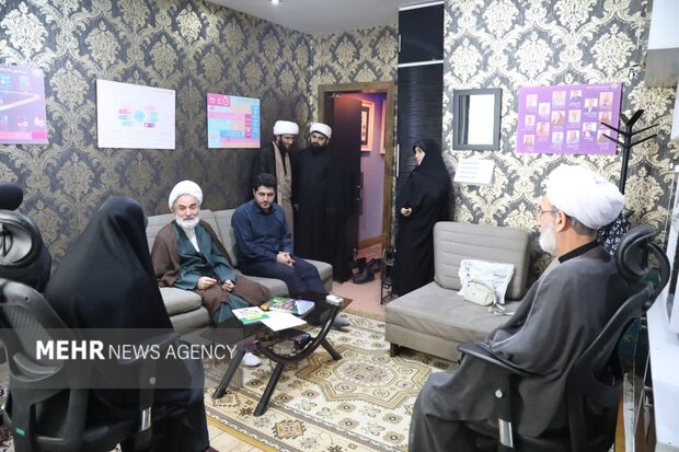 بازدید آیتالله فلاحتی از حوزه هنری انقلاب اسلامی گیلان