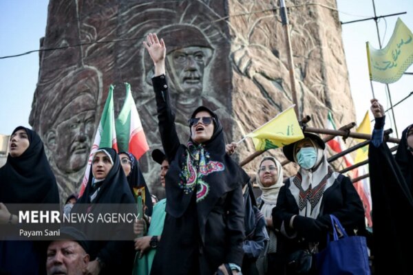 İranlı kadınlar 12 Günlük Savaşta millî cephede birleşti