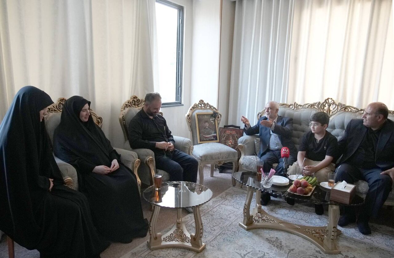 شهيد،شهدا،خانواده،رئيس،بنياد،جمهور،ايثارگران،شهداي،شهادت،دغد ...
