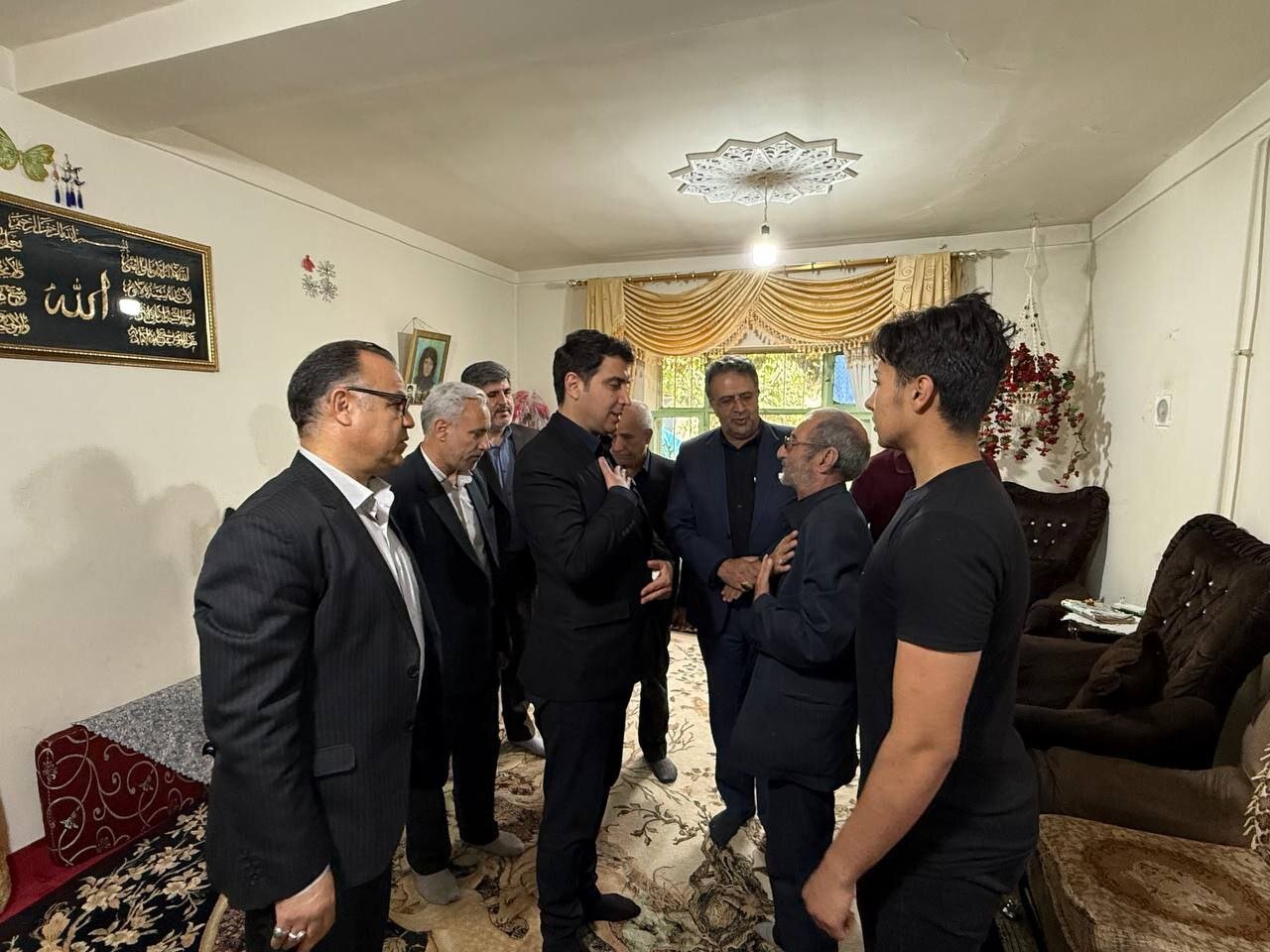 دیدار استاندار کردستان با خانواده شهدای حملات تروریستی صهیونیستی