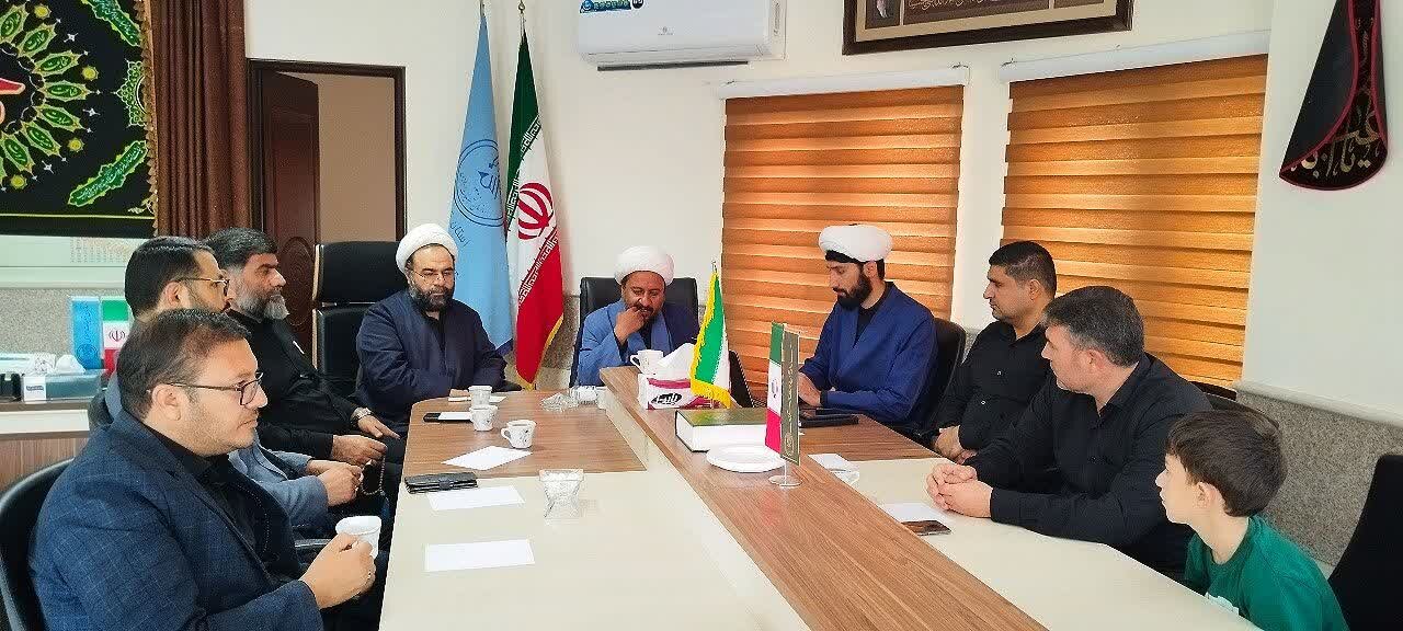 «مهدی اسدی» به عنوان رئیس کانون مداحان کردستان معرفی شد «مهدی اسدی» به عنوان رئیس کانون مداحان کردستان معرفی شد