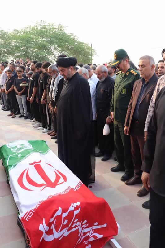 پیکر مطهر شهید بسیجی «عرفان یگانه» در روستای پوزگاه تشییع شد