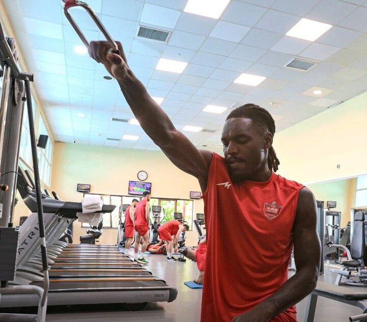 استقلال خوزستان برای انتقال بیفوما به پرسپولیس سند رو کرد + عکس