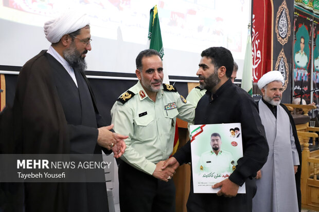 گرامیداشت شهدای اقتدار و امنیت فراجا در همدان