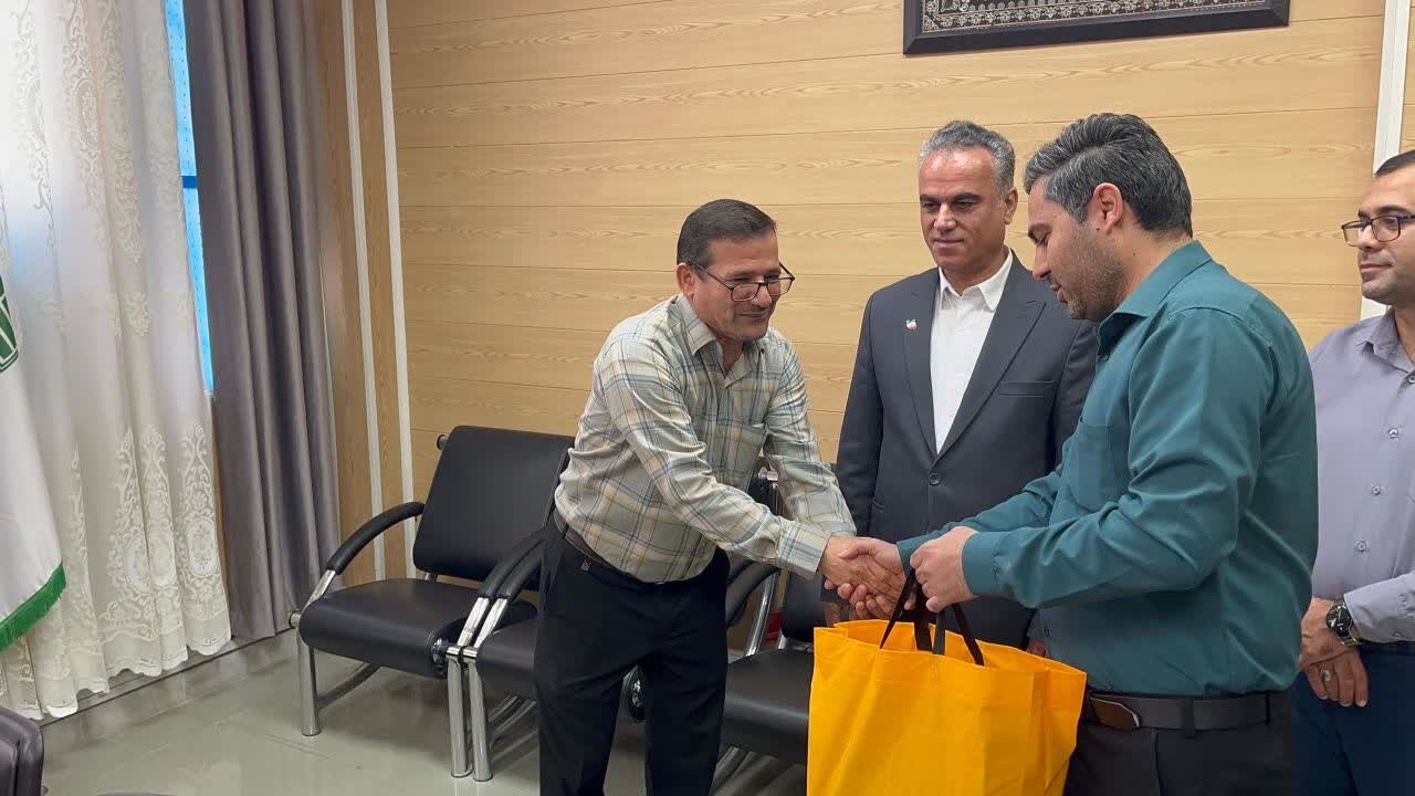 فرماندار کنگان: فرهنگ مالیاتی ترویج شود