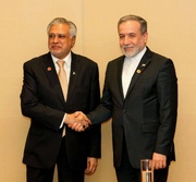 ایران اور پاکستان کے وزرائے خارجہ کی چین میں دو طرفہ ملاقات، خطے کی صورتحال پر تبادلہ خیال