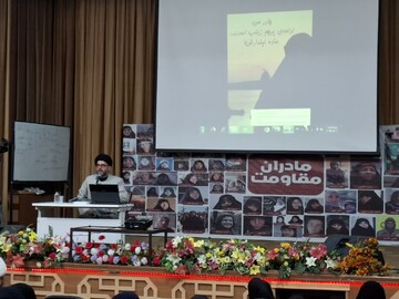 تقابل آمریکا با ایران در نبرد با ادبیات و فرهنگ انقلابی متمرکز شده است