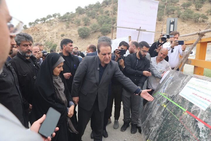 وزیر راه و شهرسازی از بخش دوم پروژه تونل آزادی ایلام بازدید کرد