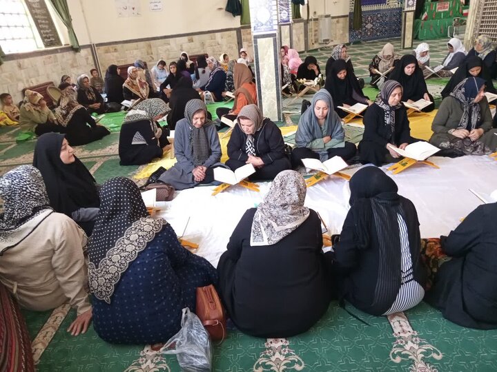 محفل اُنس با قرآن در سنندج؛ نوری برای شهدای ولایت و رزمندگان اسلام