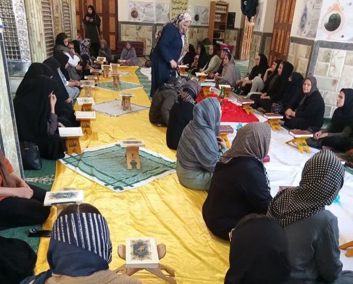 محفل اُنس با قرآن در سنندج؛ نوری برای شهدای ولایت و رزمندگان اسلام