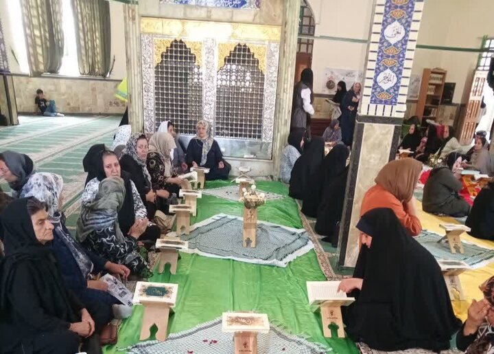 محفل اُنس با قرآن در سنندج؛ نوری برای شهدای ولایت و رزمندگان اسلام