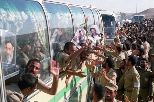 آزادگان نماد استقامت و وفاداری به میهن اسلامی هستند آزادگان نماد استقامت و وفاداری به میهن اسلامی هستند