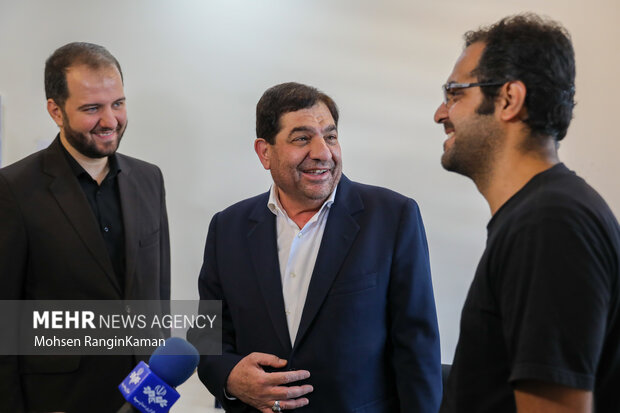 بازدید محمد مخبر از یک شرکت دانش بنیان فعال در حوزه فناوری اطلاعات