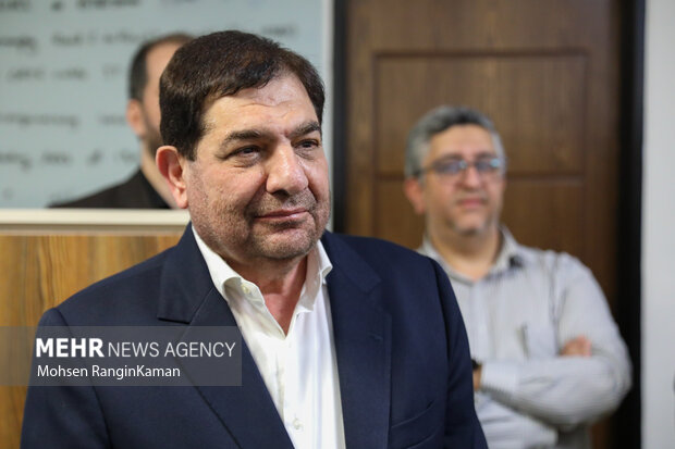 بازدید محمد مخبر از یک شرکت دانش بنیان فعال در حوزه فناوری اطلاعات