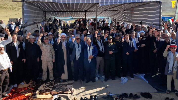 راه نجات امت اسلامی تمسک به ولایت است