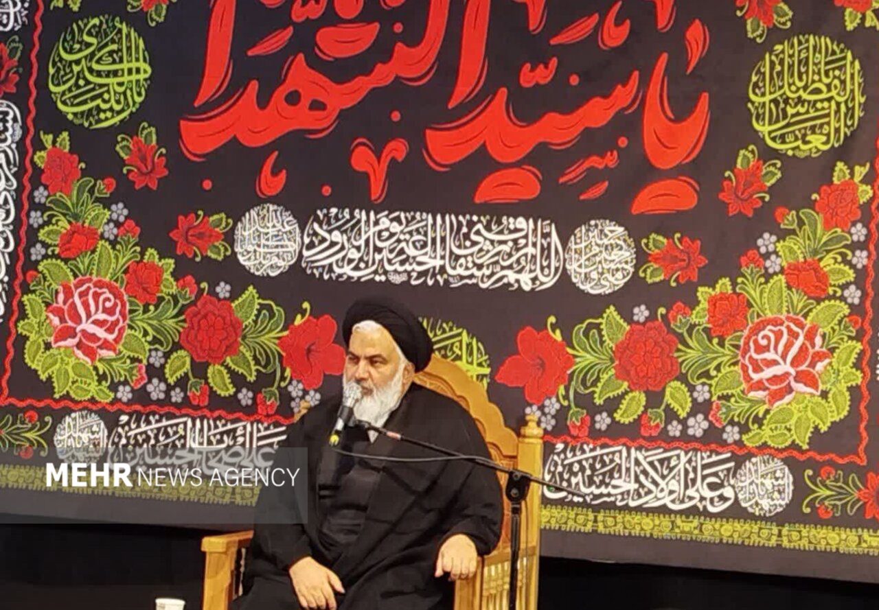 زندگی عرصه نبرد نرم است؛ گفتگو راه حل مشکلات بزرگ زندگی عرصه نبرد نرم است؛ گفتگو راه حل مشکلات بزرگ