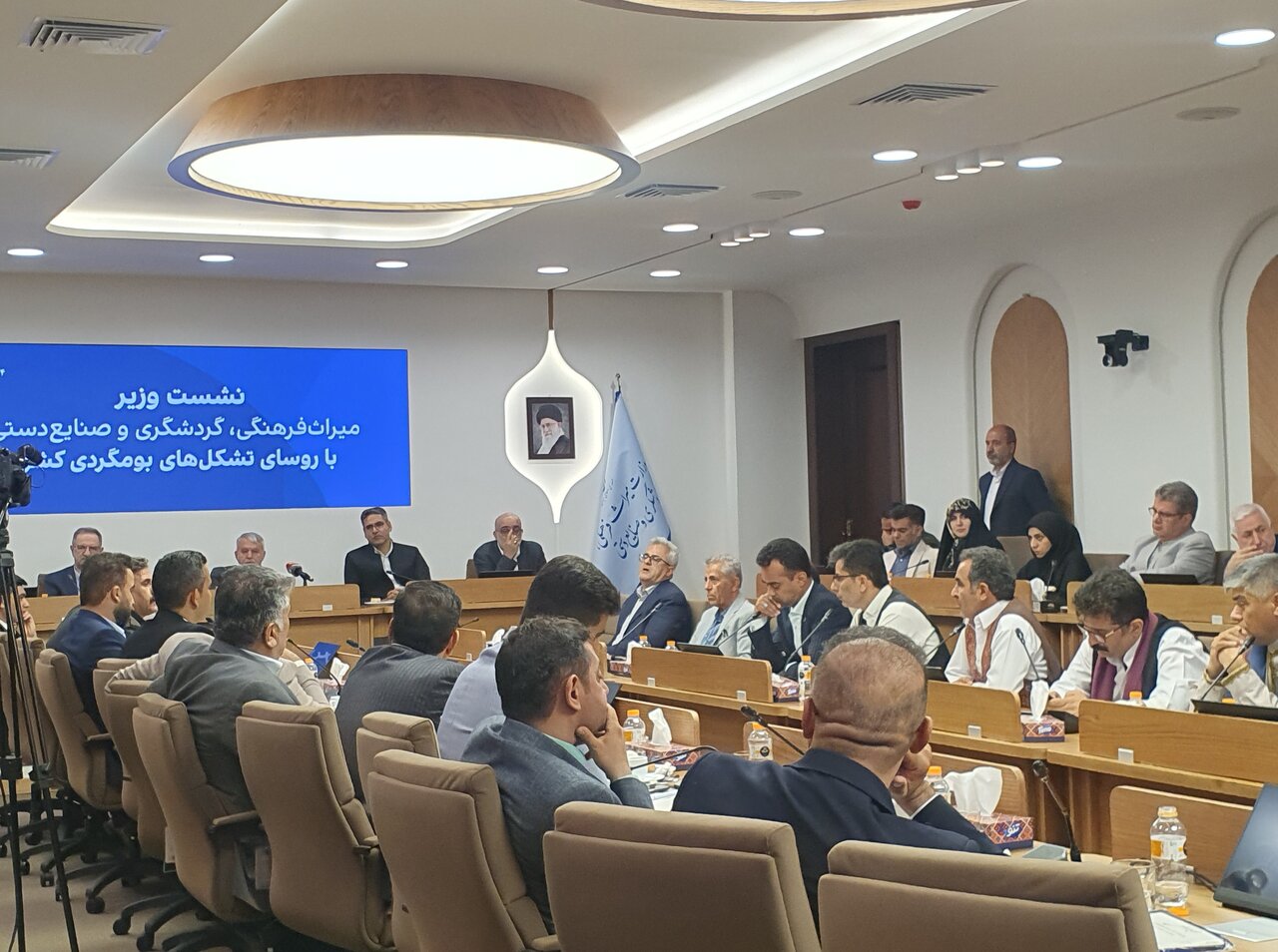 ثبتجهانی غارهای خرمآباد و درخواست مدیران بومگردی از وزیر 5