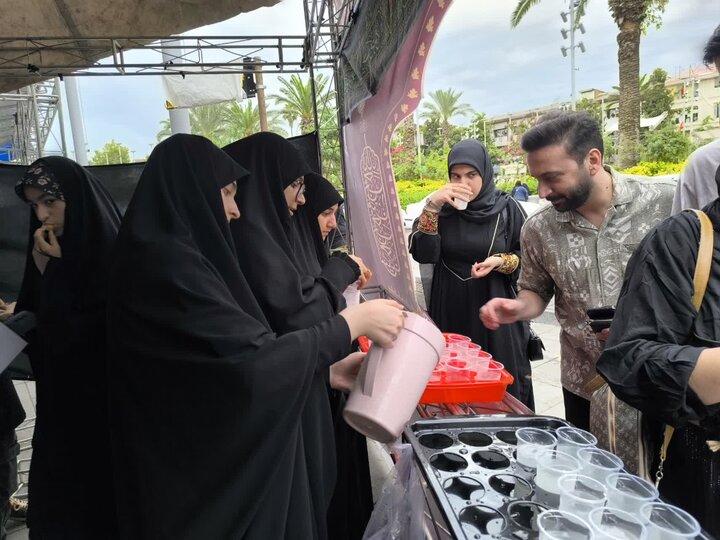 موکب دانش آموزی دختران گیلانی در میدان شهدای ذهاب برپا شد