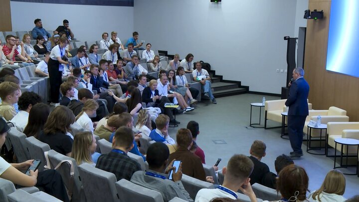 International school of space technologies opens in Moscow