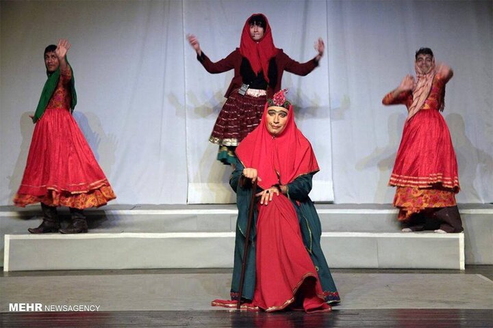 سقوط از سیاهبازی تا شوخیهای کلیشهای اینستاگرامی